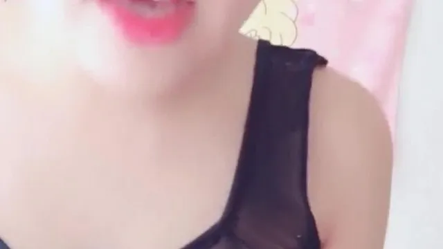 颜值不错骚气骚气诱惑情趣装自慰秀 振动棒快速抽插呻吟娇喘 很是诱惑喜欢不要错过