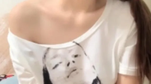 颜值不错妹子穿着情趣内裤自慰秀 翘着屁股逼逼塞跳蛋再用按摩器震动 很是诱惑喜欢不要错过