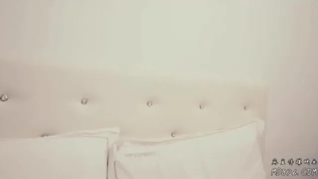 MD-0079 别人女友总是香 骚货女友驭男术驭 高清1080P精彩呈现