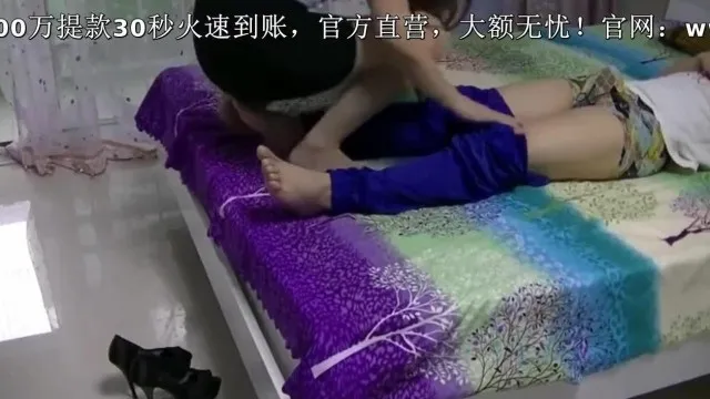 妈妈搞硬午睡的儿子沙发大战