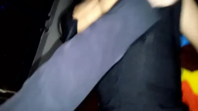 小帅哥微信约炮极品黑丝靓妹主动坐车来约会