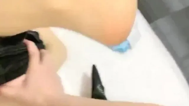 Avove极品身材JK制服无毛粉穴风情万种2