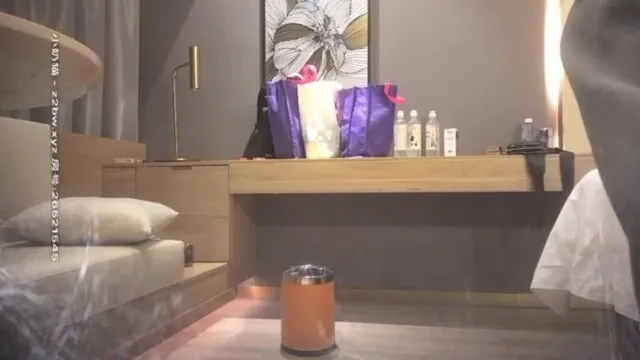 老金2000约清新小萝莉，甜美乖巧，啪啪时表情太丰富了