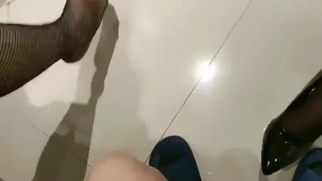[Exposition extérieure super excitante] Bataille acharnée, deux sœurs aux super corps et aux corps superbes, se battant pour des bites et de beaux fesses, une à une, pour le plaisir ultime