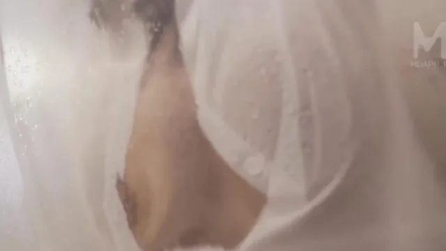 MD0097 水电工操翻淫蕩少妇 肉棒大扳手专修淫水外漏