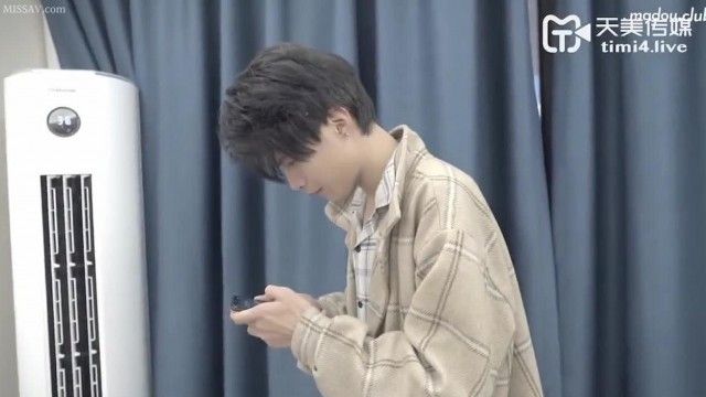 TM0159 富二代爆操援交大學生 / 黑絲嫩穴被富二代粗暴猛插