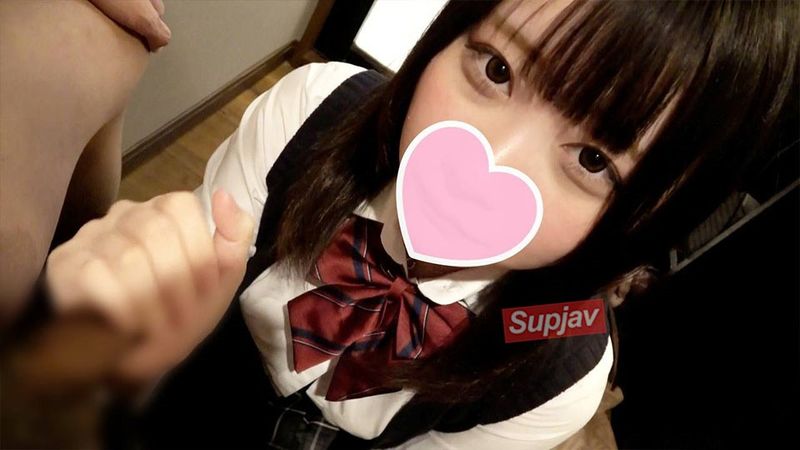 FC2PPV 4529381 限時價格 [無] 享受與皮膚白皙的 Mikuri-chan 的約會。穿衣服後背中出和床上中出的雙重特徵。附贈視頻